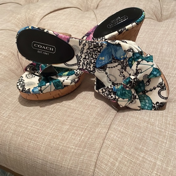 New, not been worn, no tags - Picture 2 of 8